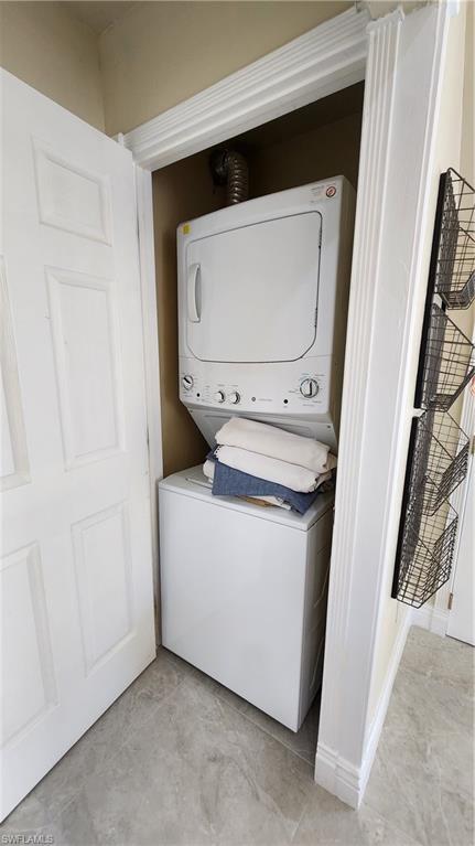 ISLAND PARK WOODS - Residential Lease