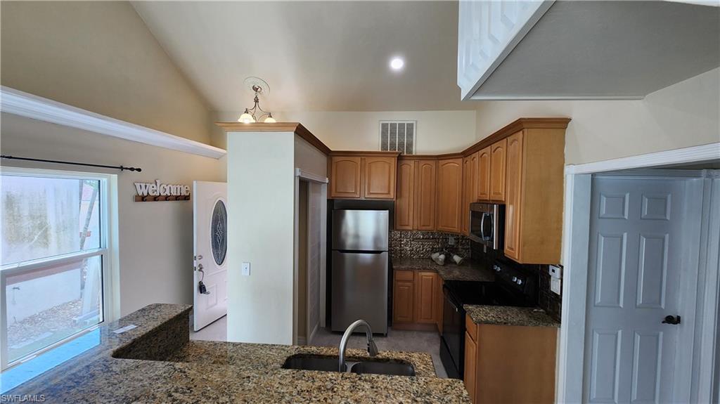 ISLAND PARK WOODS - Residential Lease