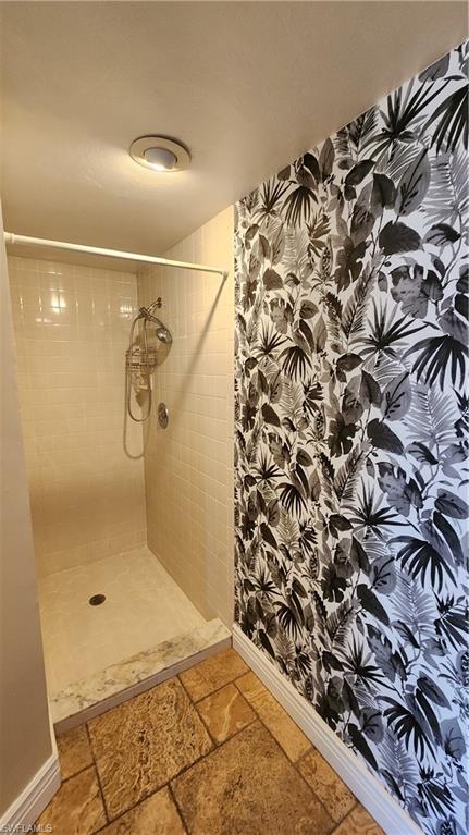 ISLAND PARK WOODS - Residential Lease