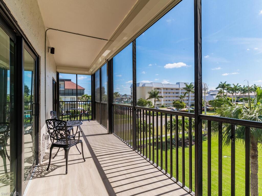 SWALLOWS OF SAN MARCO - Residential