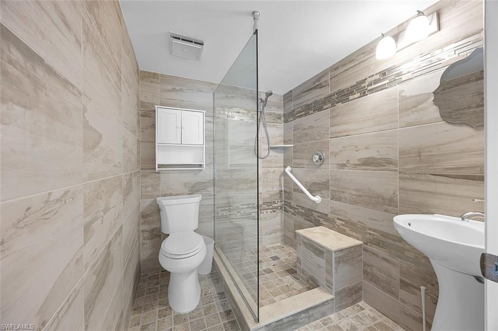 FOREST LAKES - Residential Lease