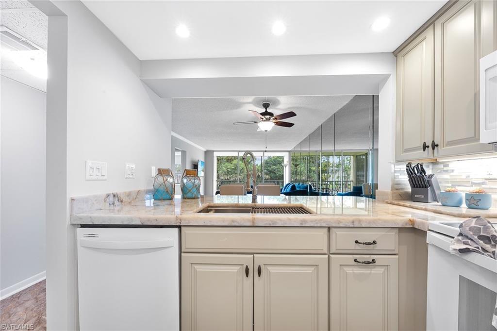 FOREST LAKES - Residential Lease