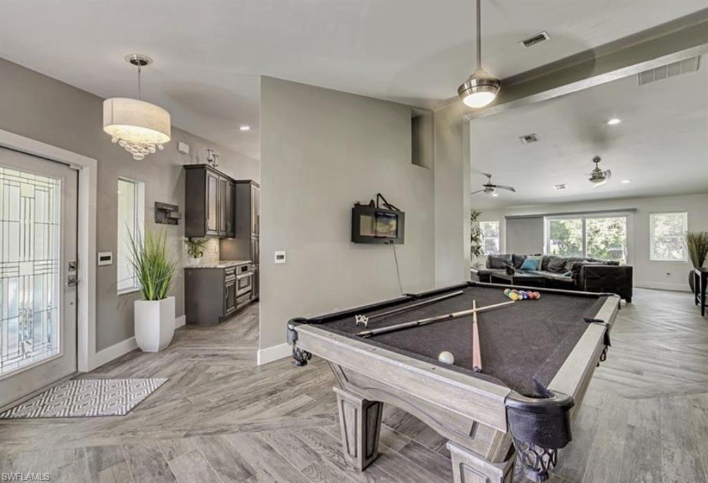 SAN CARLOS ESTATES - Residential