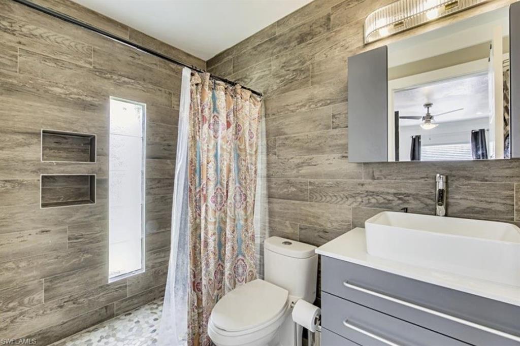 SAN CARLOS ESTATES - Residential