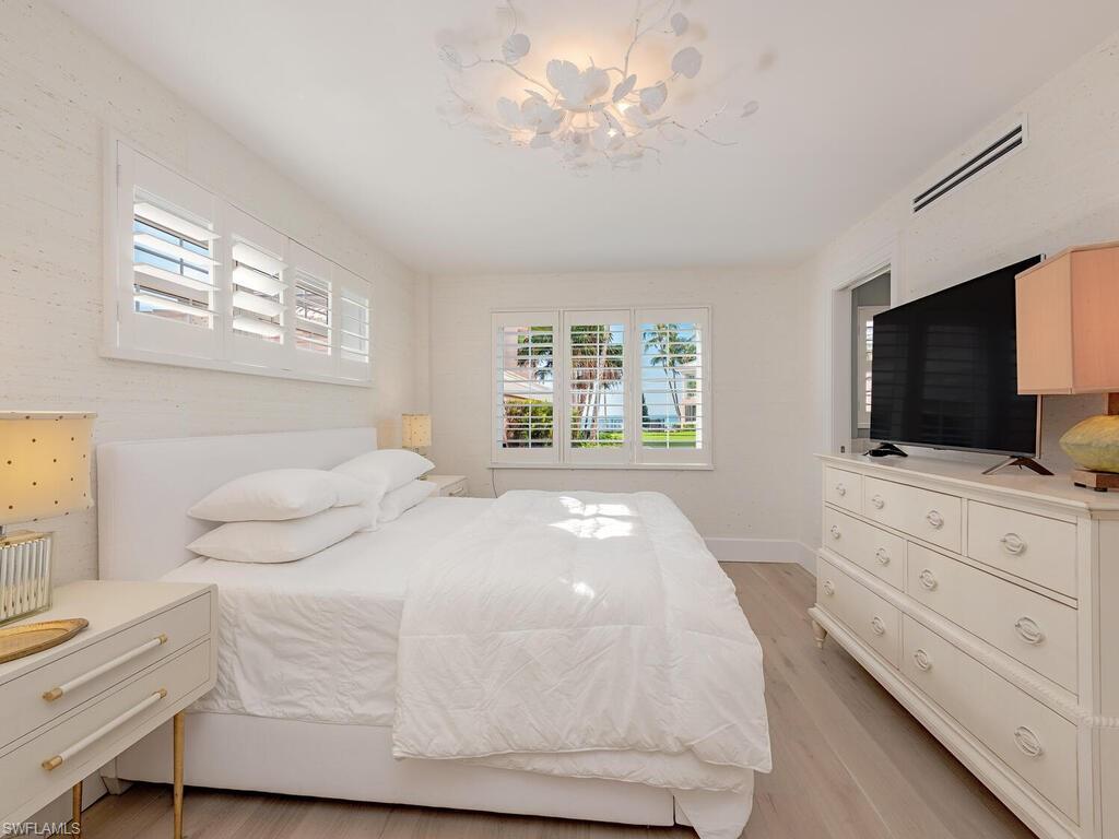 SHORES OF NAPLES - Residential