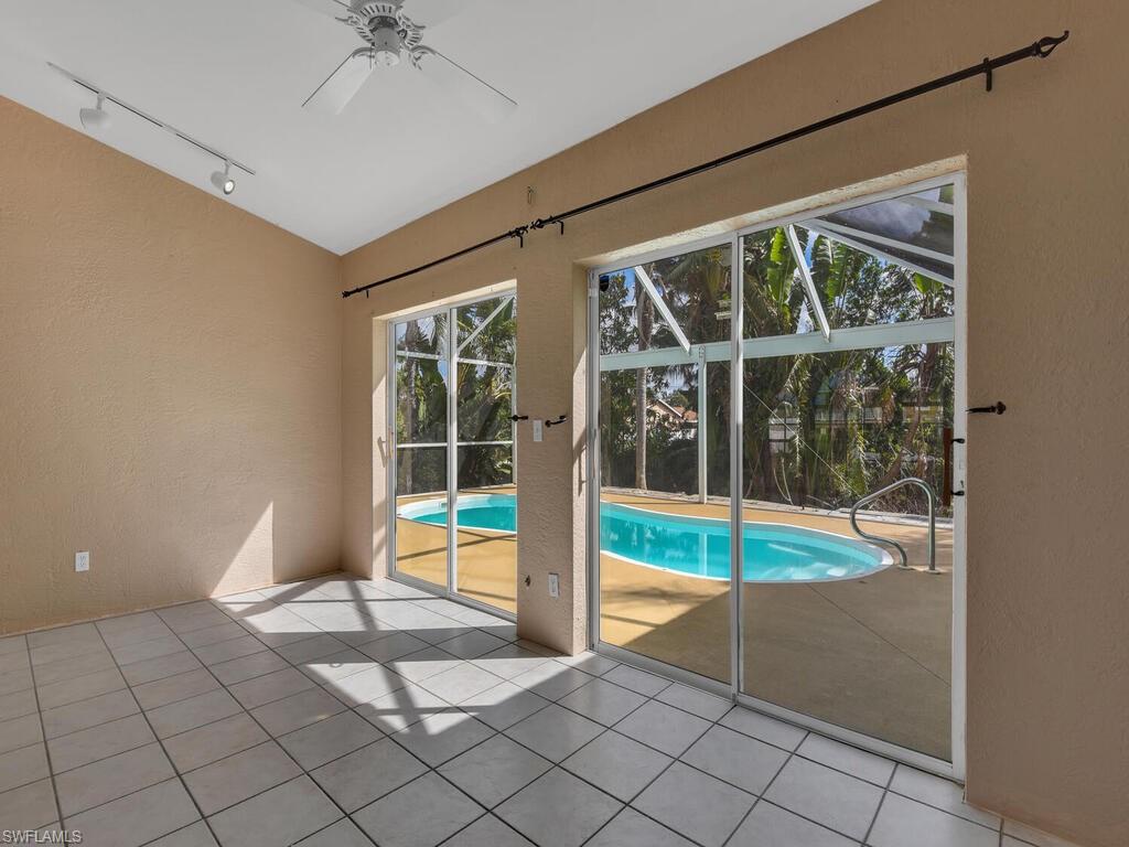 SAN CARLOS PARK - Residential