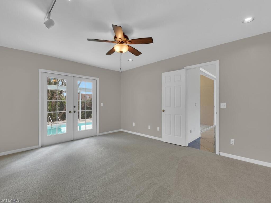 SAN CARLOS PARK - Residential