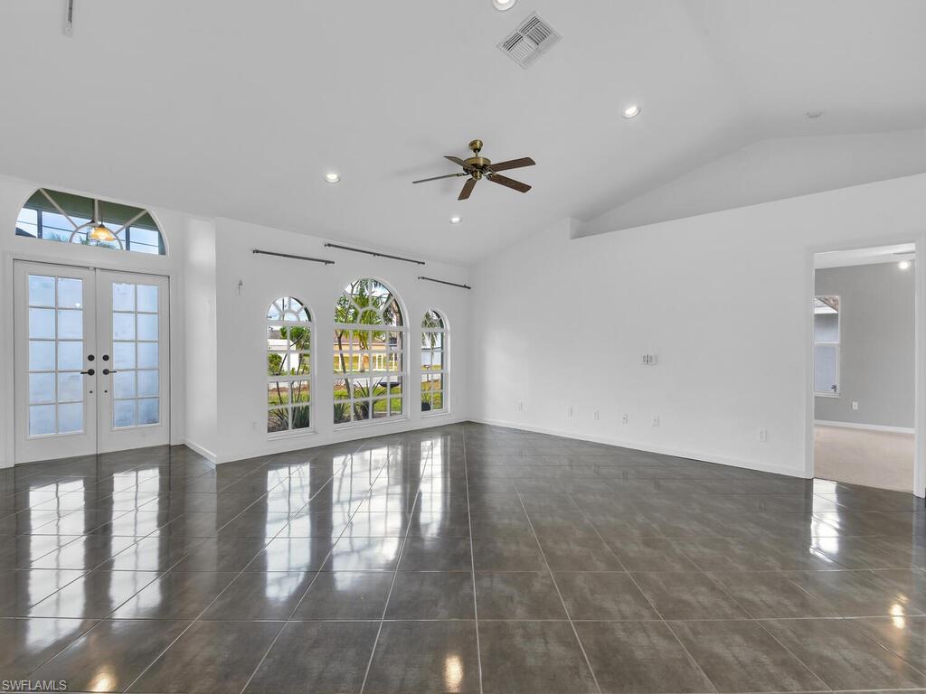 SAN CARLOS PARK - Residential