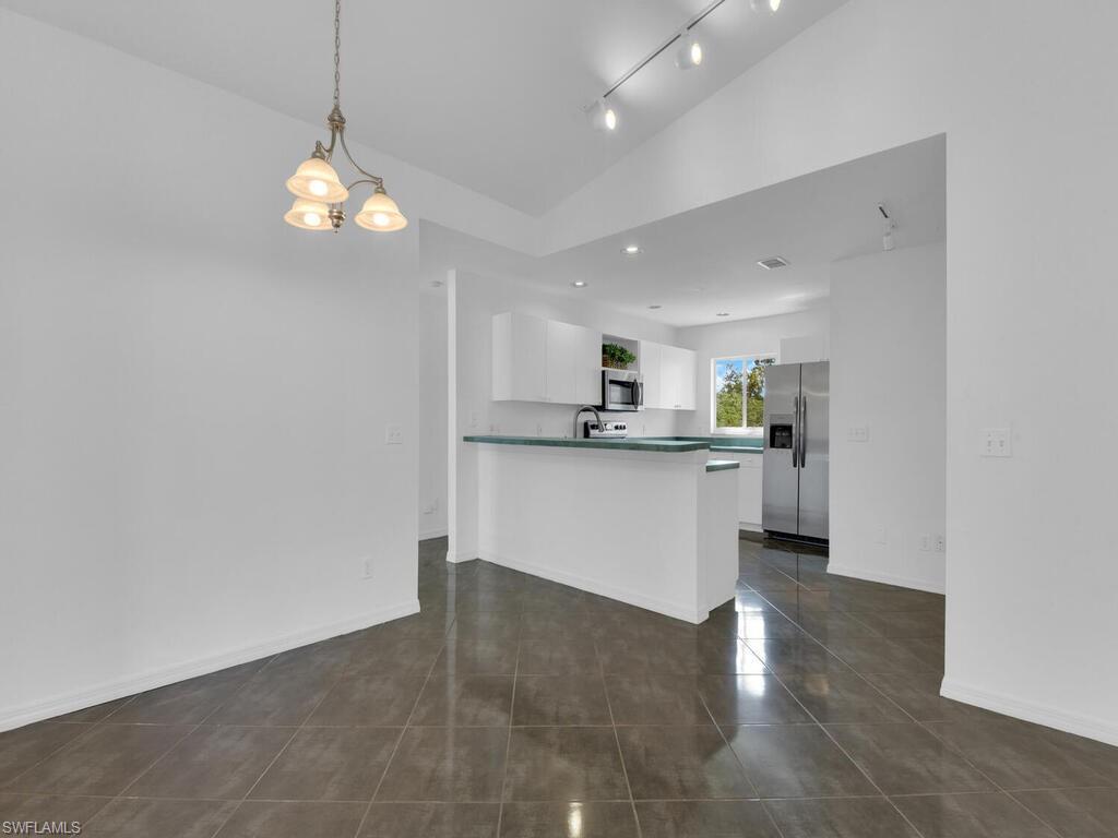 SAN CARLOS PARK - Residential