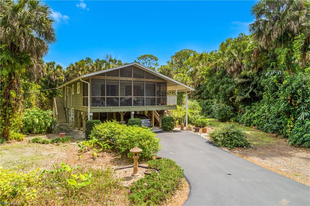 GOLDEN GATE ESTATES - Residential