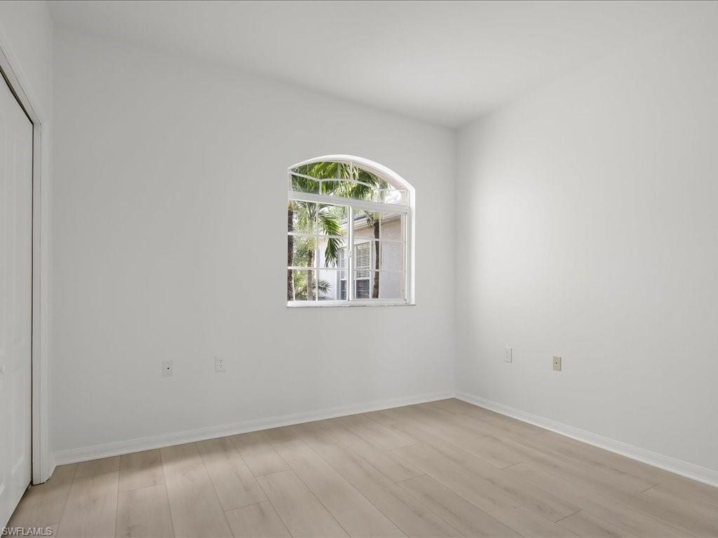 COLONIAL LINKS - Residential