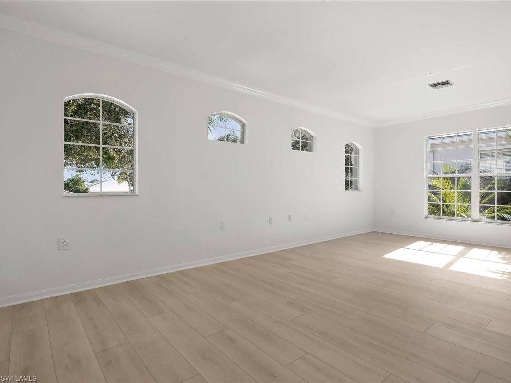 COLONIAL LINKS - Residential