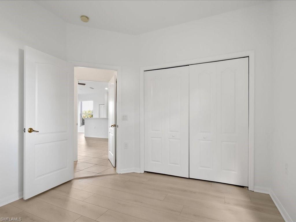 COLONIAL LINKS - Residential