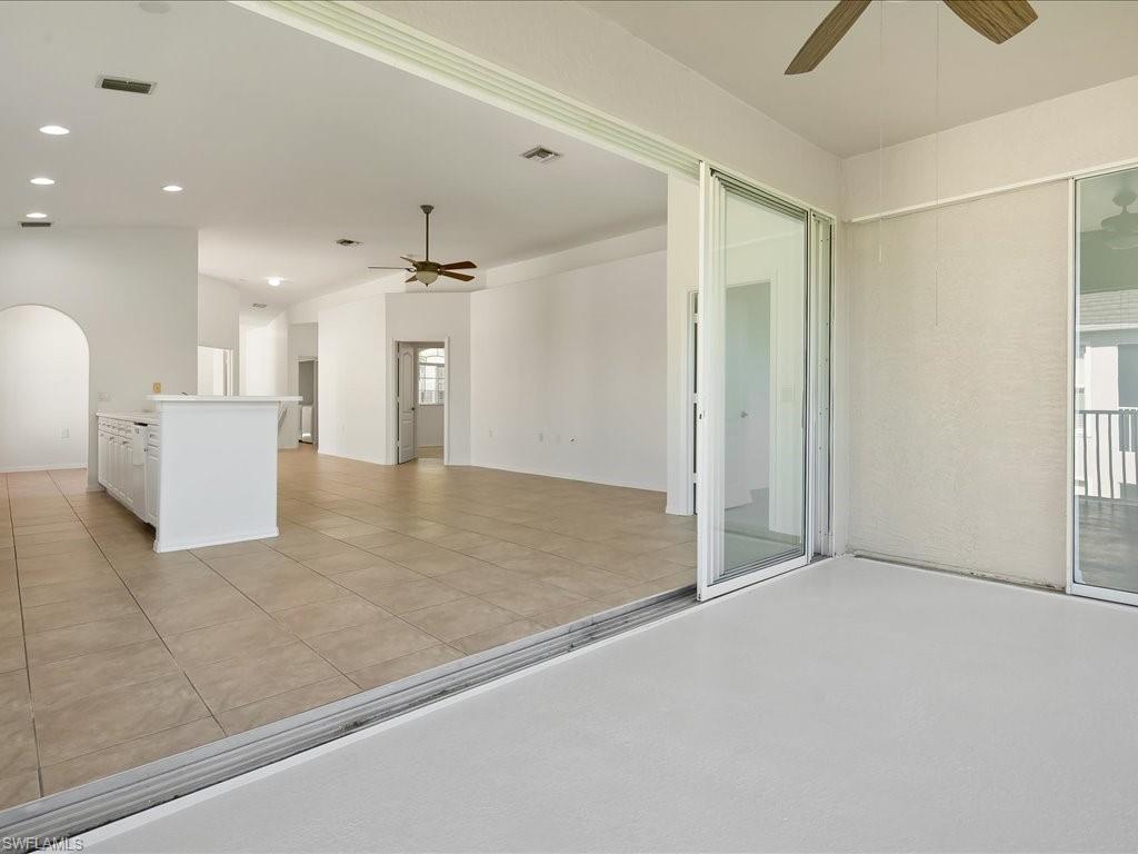 COLONIAL LINKS - Residential