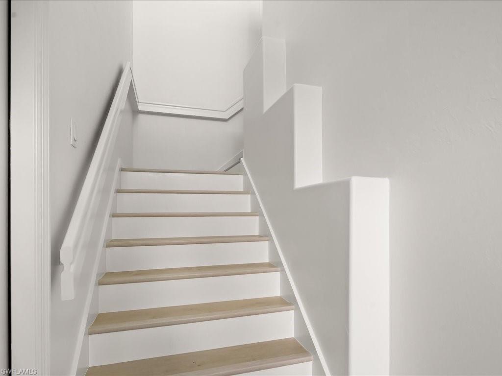 COLONIAL LINKS - Residential