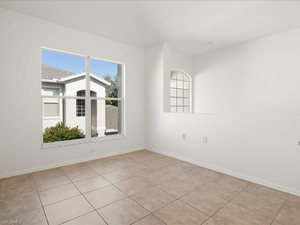 COLONIAL LINKS - Residential