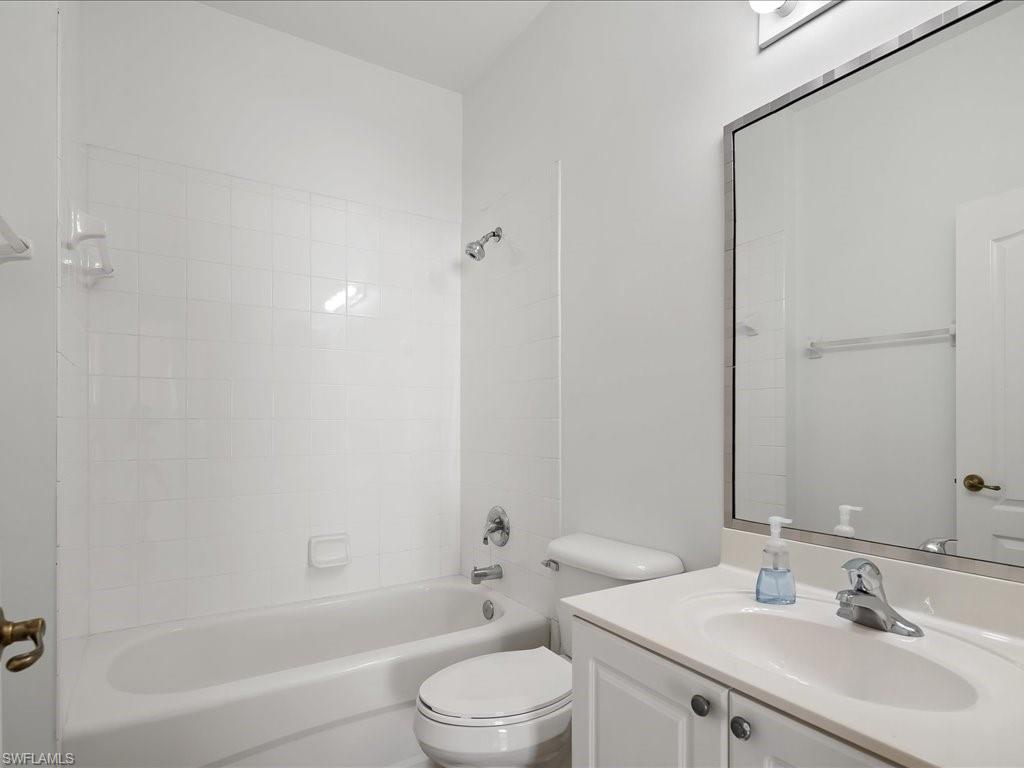 COLONIAL LINKS - Residential