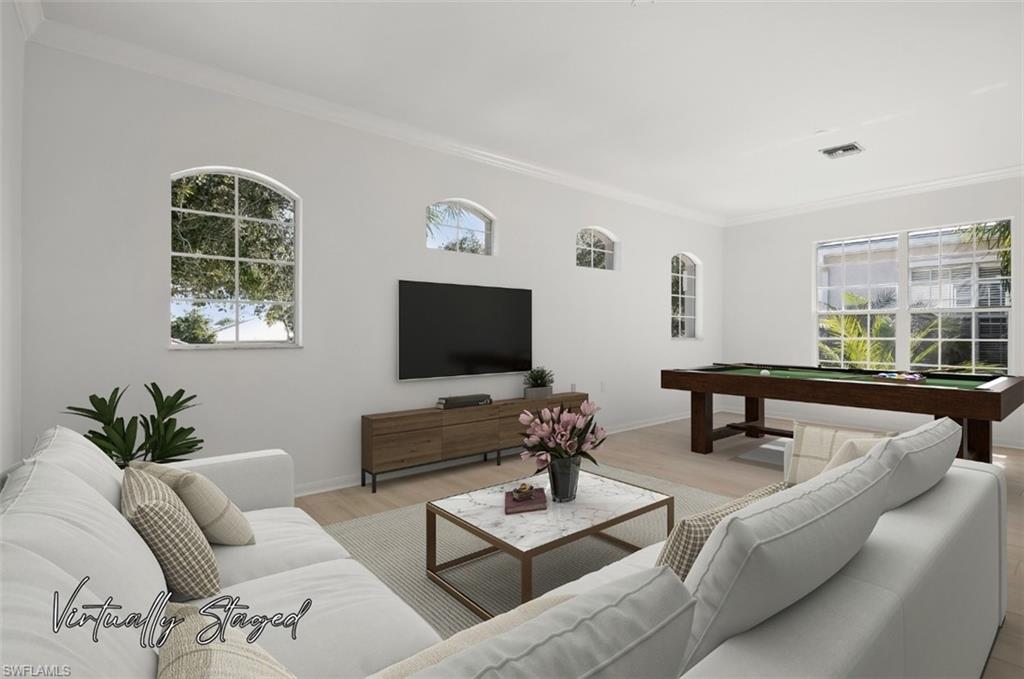 COLONIAL LINKS - Residential