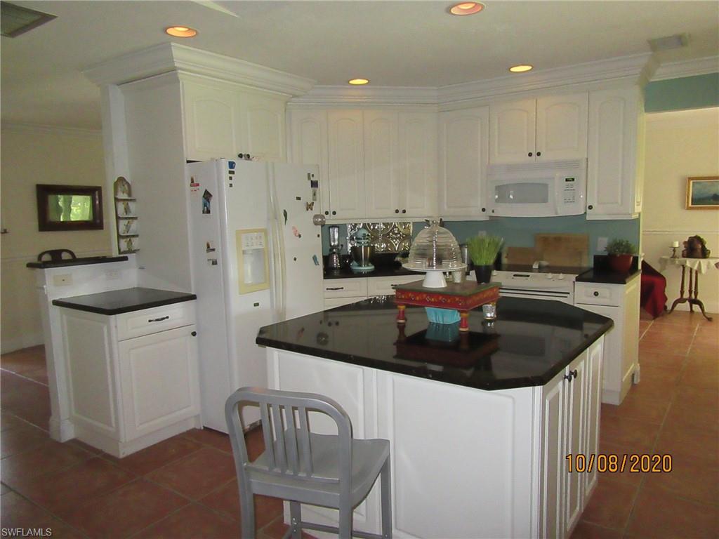 SAN CARLOS PARK - Residential