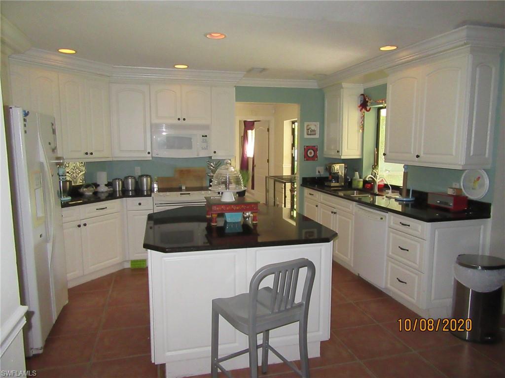 SAN CARLOS PARK - Residential