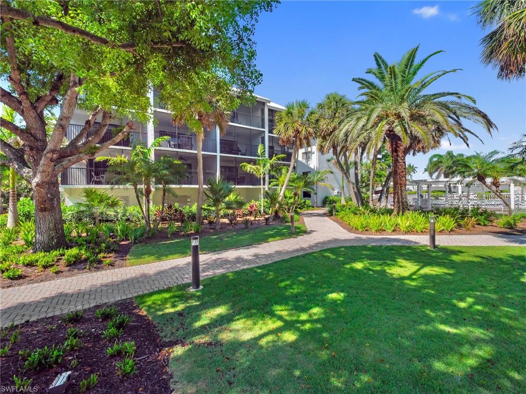 TENNIS VILLAS - Residential