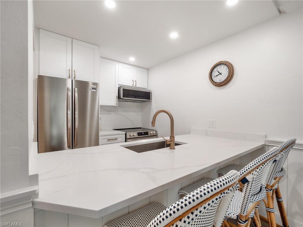 TENNIS VILLAS - Residential