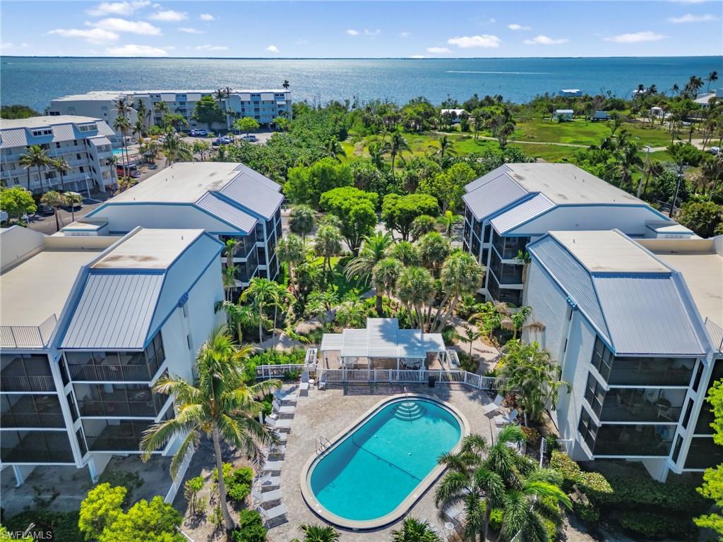 TENNIS VILLAS - Residential