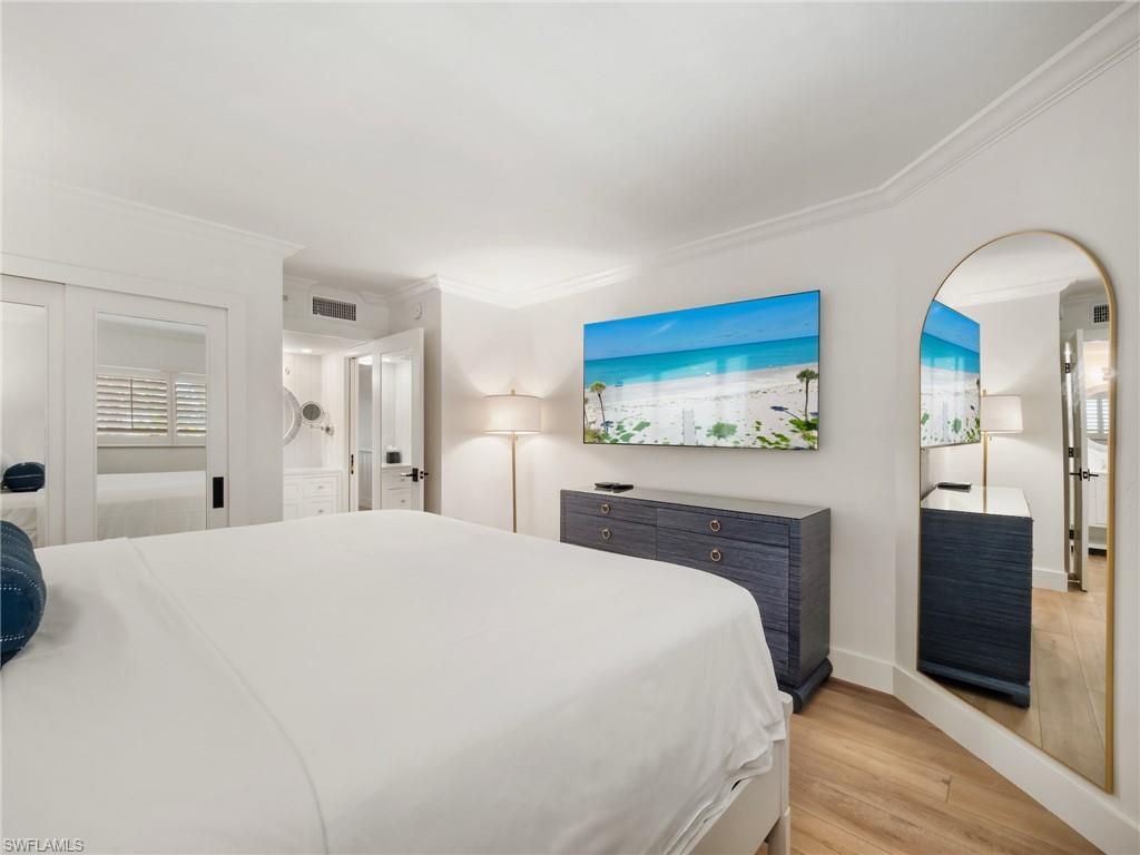 TENNIS VILLAS - Residential