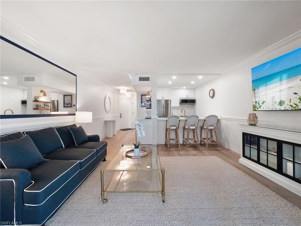 TENNIS VILLAS - Residential