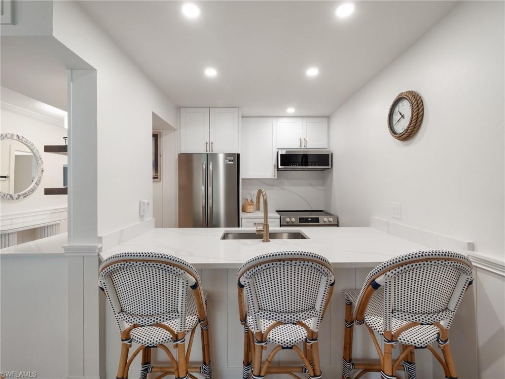 TENNIS VILLAS - Residential