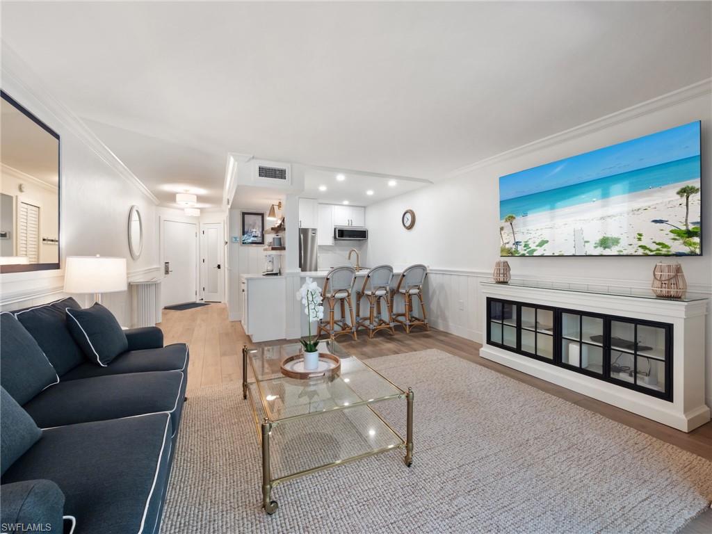 TENNIS VILLAS - Residential