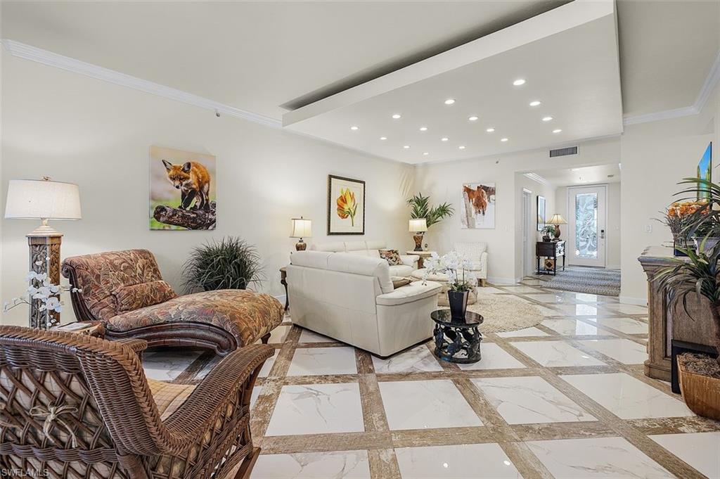 THE SHORES - Residential