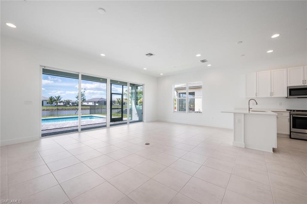 12363 Purple Ficus WAY