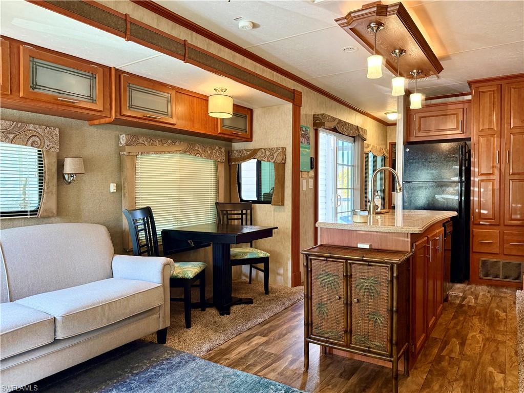 IMPERIAL WILDERNESS - Residential