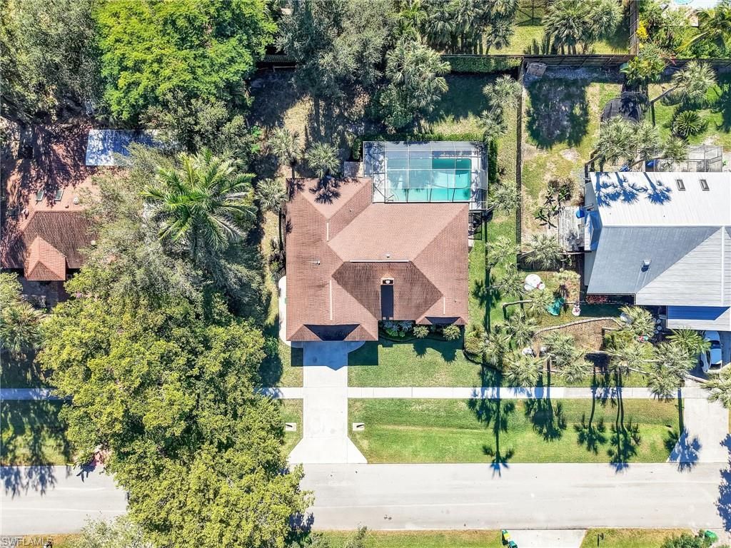 Photo of 2474 Outrigger LN, NAPLES, FL 34104 (MLS # 226015847)