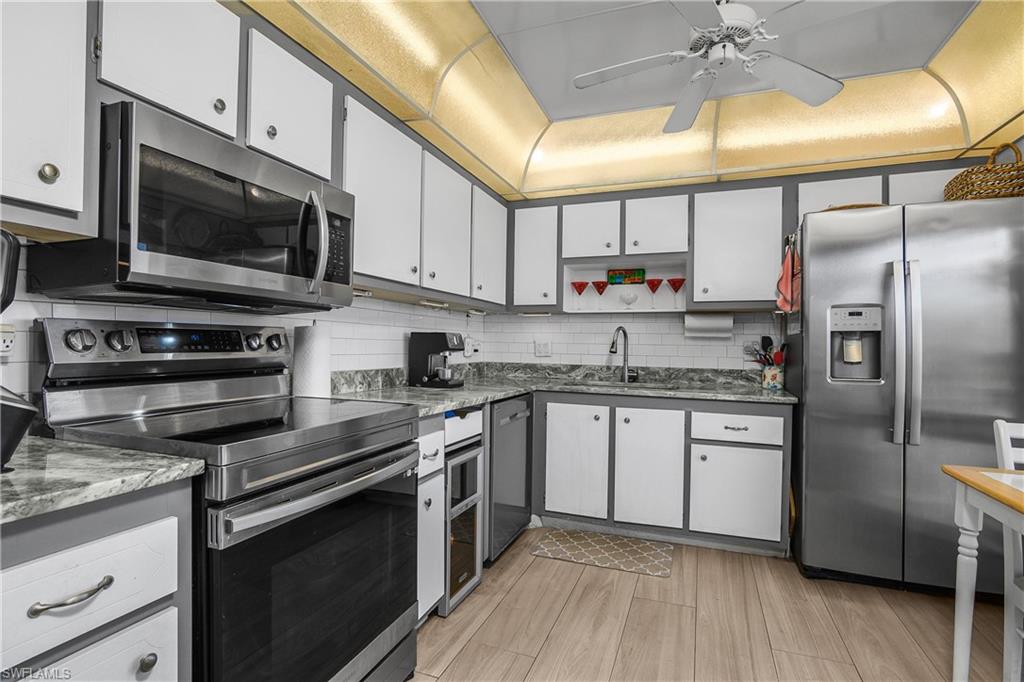 GLADES COUNTRY CLUB - Residential