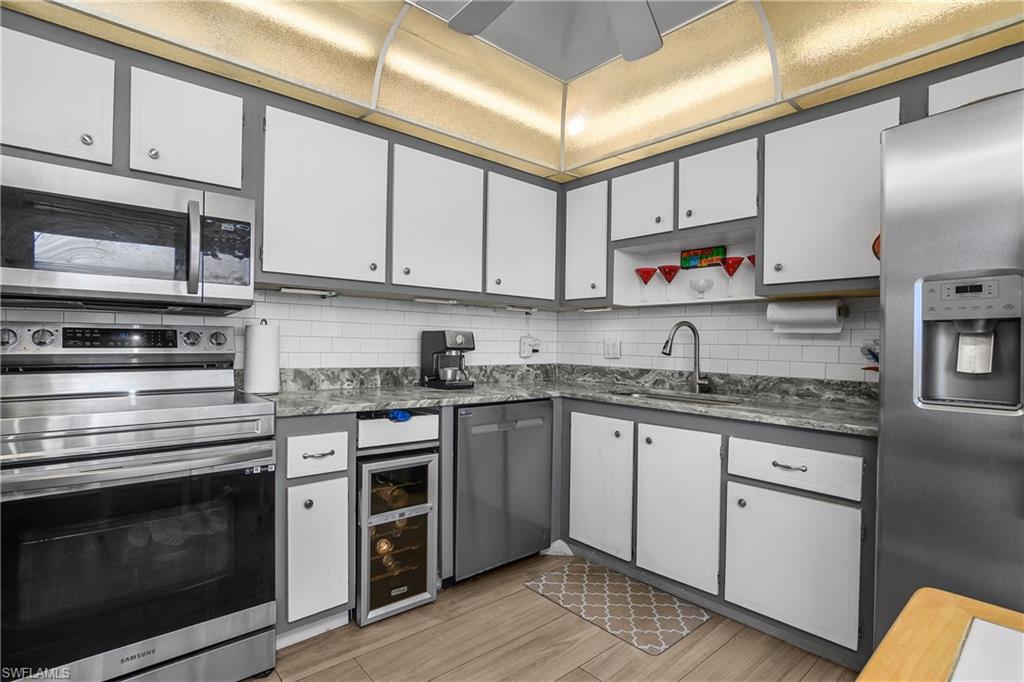 GLADES COUNTRY CLUB - Residential