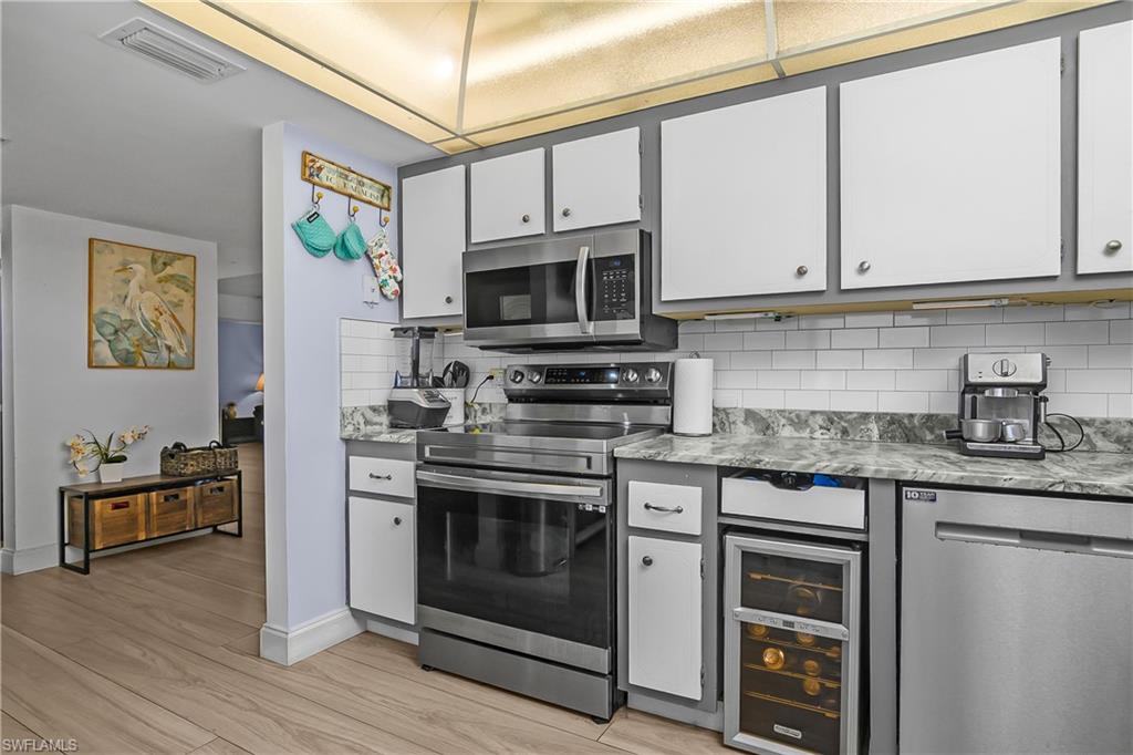 GLADES COUNTRY CLUB - Residential