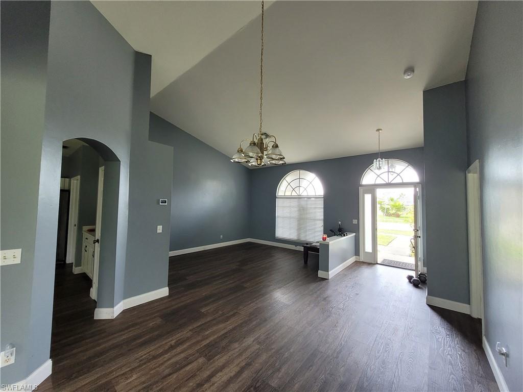 VARSITY LAKES - Residential