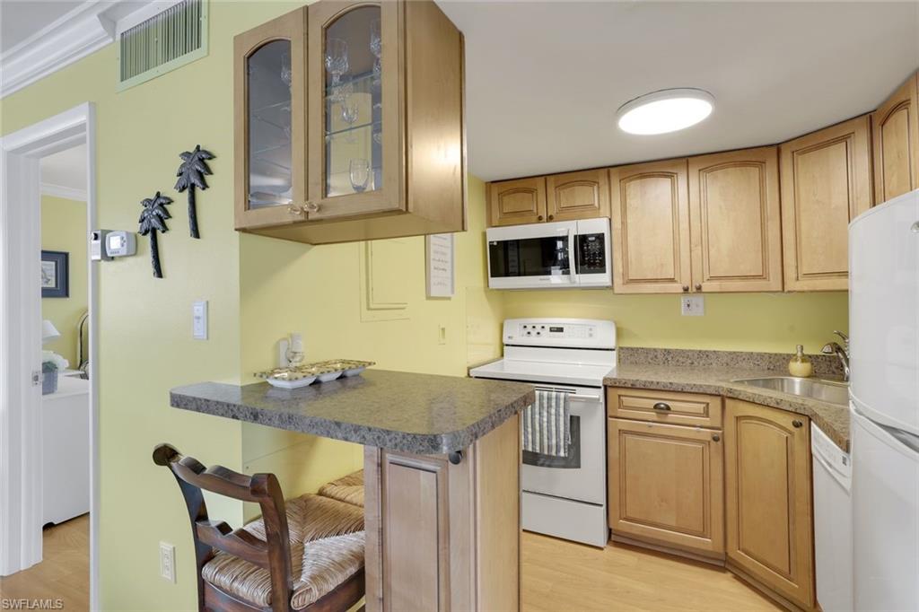 TWIN PALMS - Residential Lease