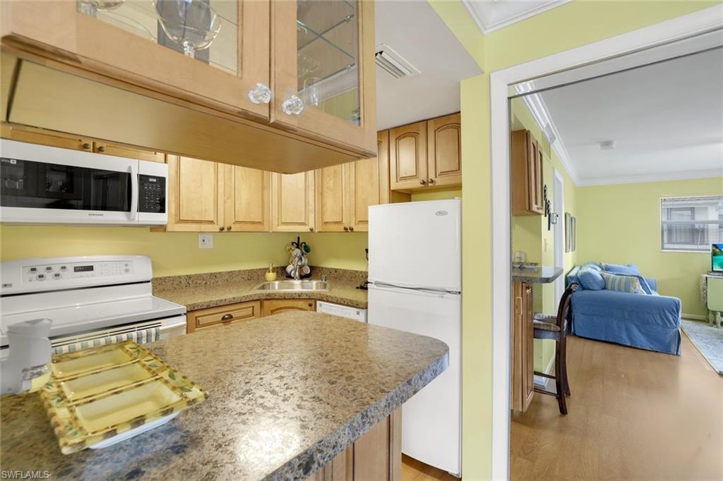 TWIN PALMS - Residential Lease