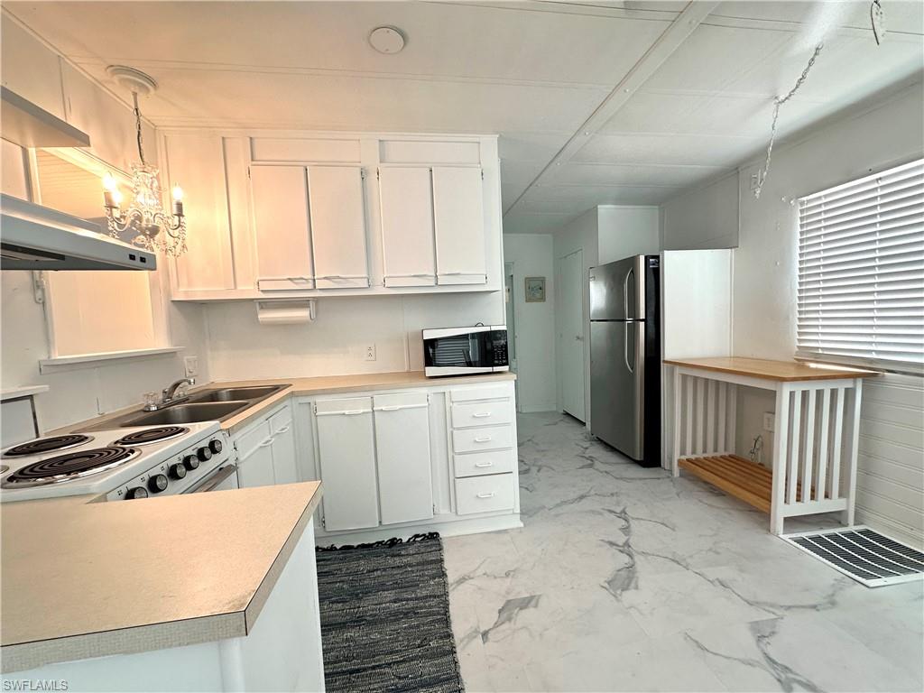 CORKSCREW WOODLANDS - Residential