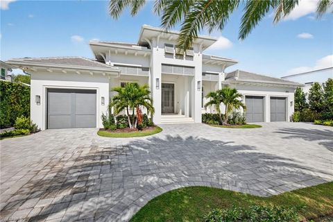 375 Bow Line DR NAPLES FL 34103