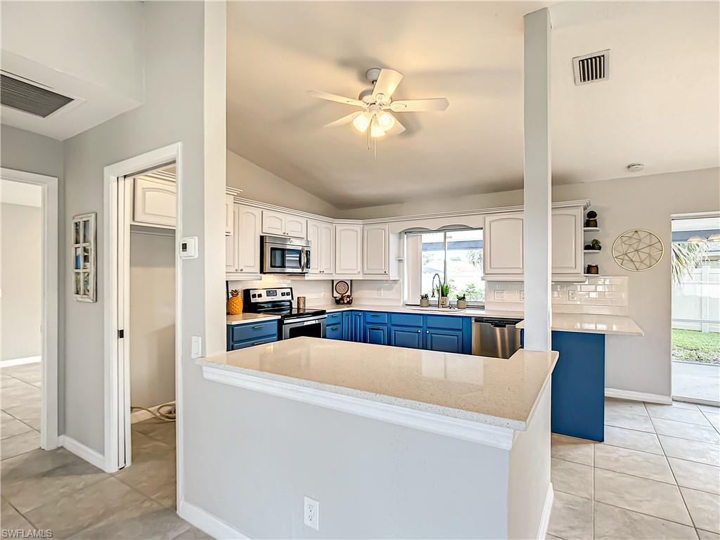 CAPE CORAL - Residential