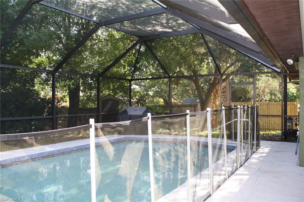 PEMBROKE ISLES - Residential