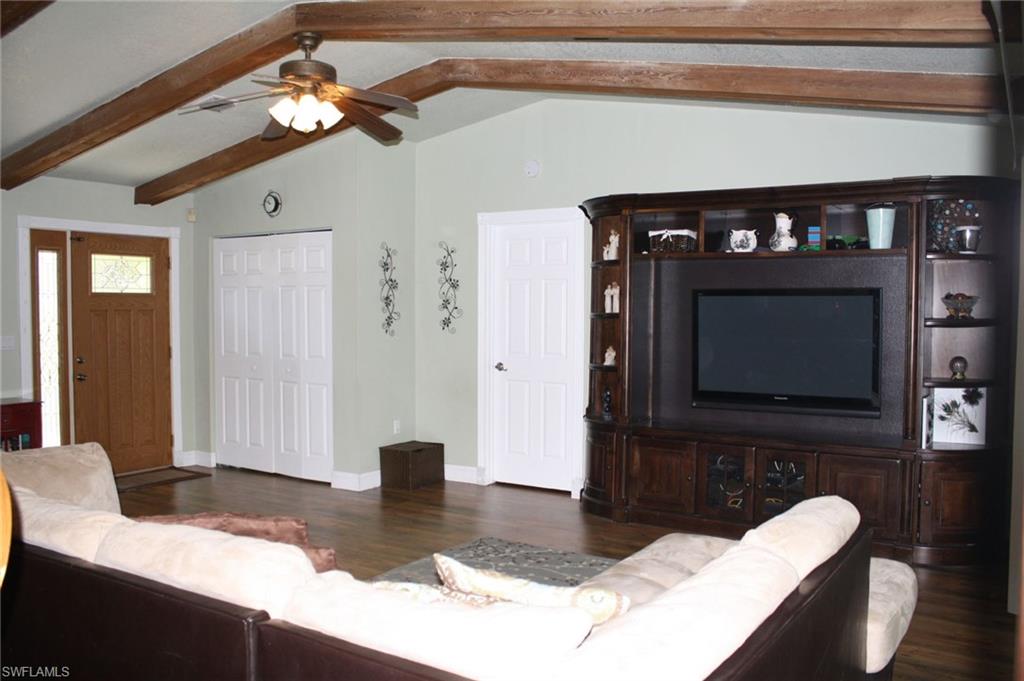 PEMBROKE ISLES - Residential