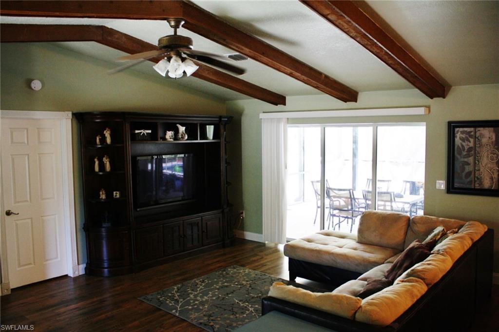 PEMBROKE ISLES - Residential