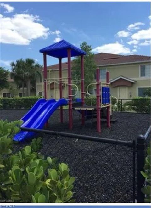 Townhouse in FORT MYERS FL 9460 Ivy Brook RUN.jpg
