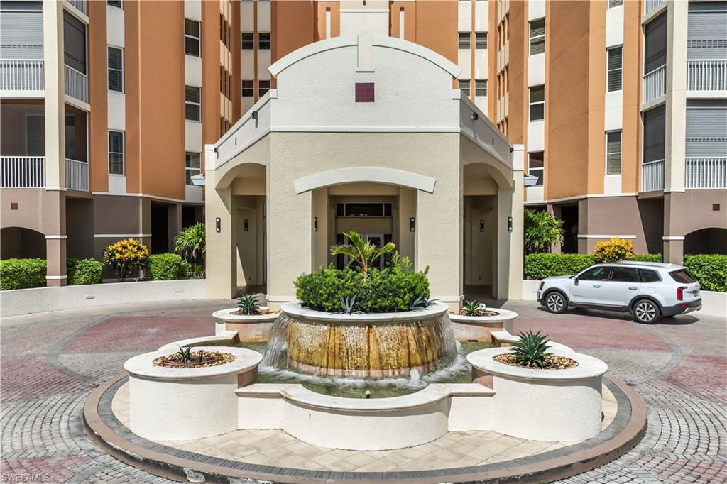 THE PARAMOUNT - Residential