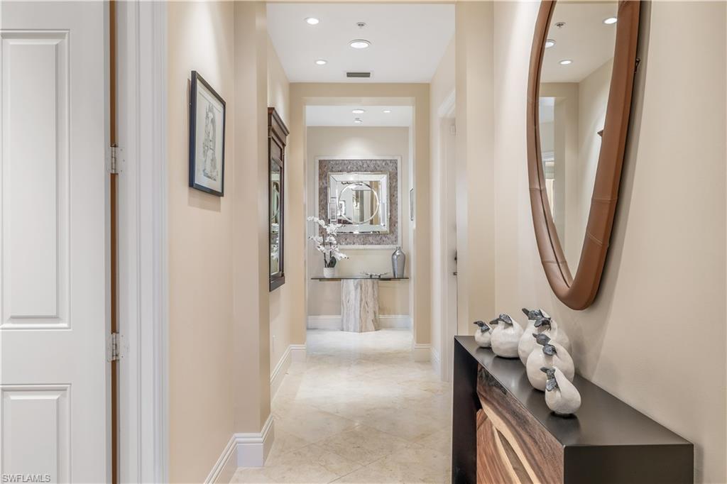 THE PARAMOUNT - Residential